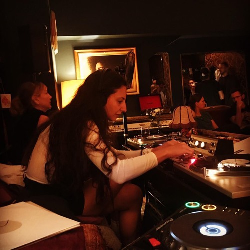 Kasheme's Livingroom Session w/ Ece Özel (Müstesna Records / Özel Zevkler | Istanbul) #2