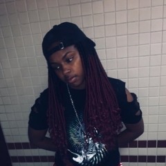 Queen NayNay- Hold Up ft.Lil Chris, Bllak