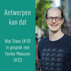 Niel Staes (#10) in gesprek met Femke Meeusen (#32)