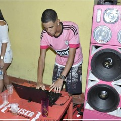 MTG - ELA VAI PRO BAILE DE FAVELA, TACA A XOTA NOS LADRÃO = DJ JUNIN DA MF