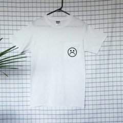 WHITE TEE