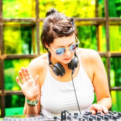 Charlotte Bendiks at Dekmantel Festival 2018