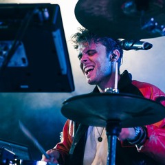 Ultimatum - One Kiss Is All It Takes