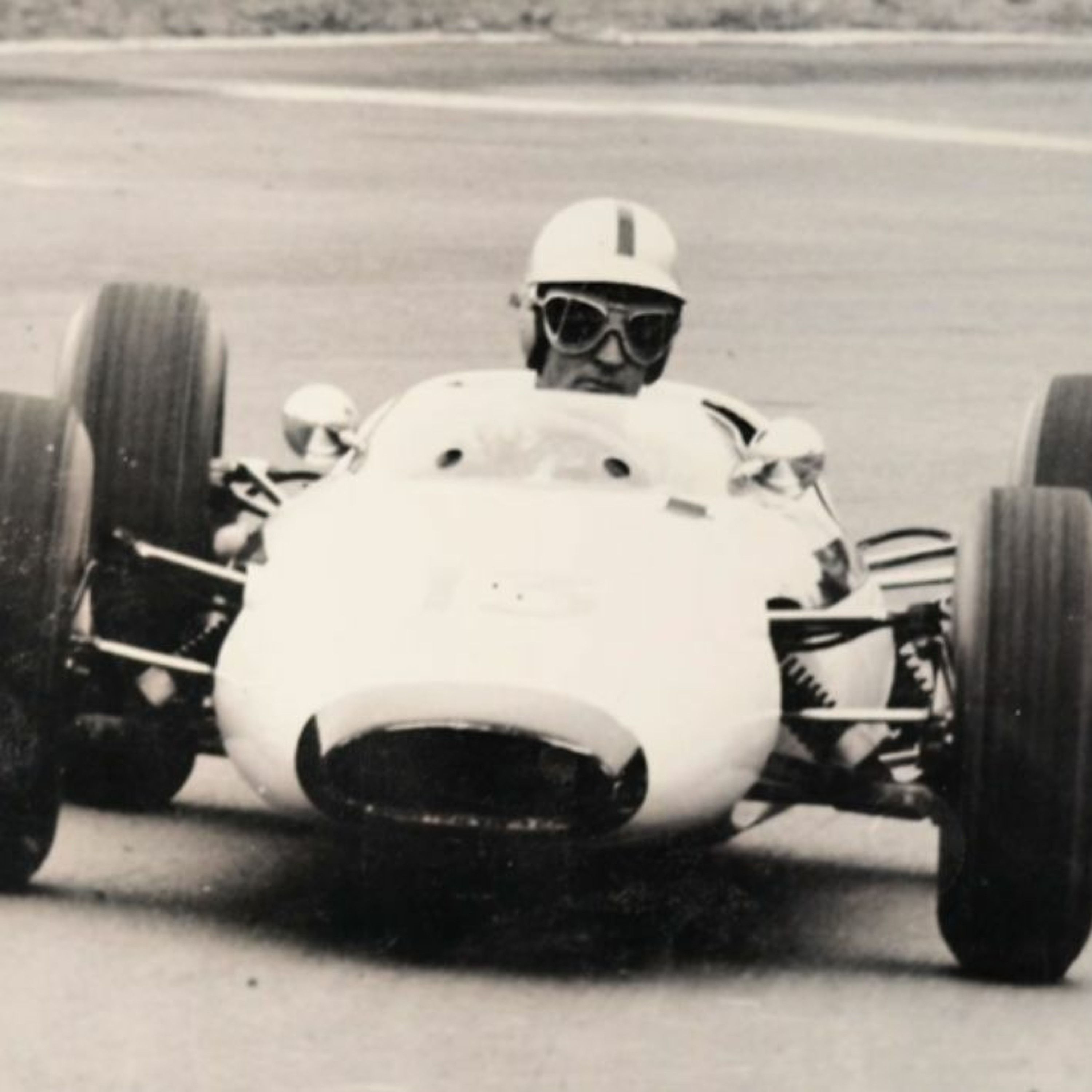 Bob Holden reminisces on racing starting in the 50s: Bruce McLaren, Jack Brabham thumbnail