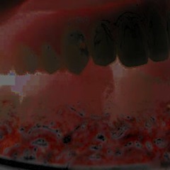 दात दात दात नखे दात दात