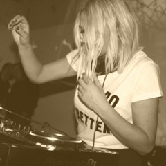 Lisa Jane Moretti Club September 18