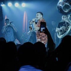 En Modesto Se La Pasa - Fuerza Regida