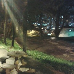 Sentado numa Praça (Part. Batata)