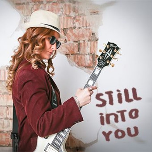 Классная катя музыкант. Ariana grande into you. Альбом dangerous woman. Full into you. Lauren laimant.