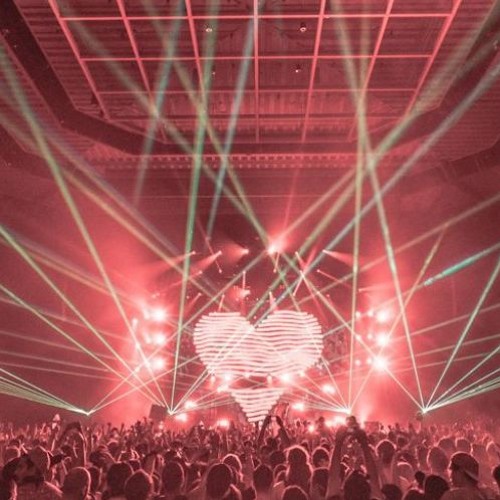 big room crowd pleaser booty shaker