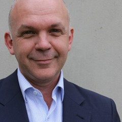 Dr Paul Gow talks all things the liver and answers call-in questions on ABC Nightlife