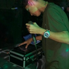 == MT - EU PARADO NO BAILÃO { DJ KN DE VILA VELHA } MC'S LS, L DA VINTE, MV, GW COROO 2099