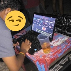MTG = SENTO NO BICO DA GLOCK ( DJ CABELINHO DA PENHA )