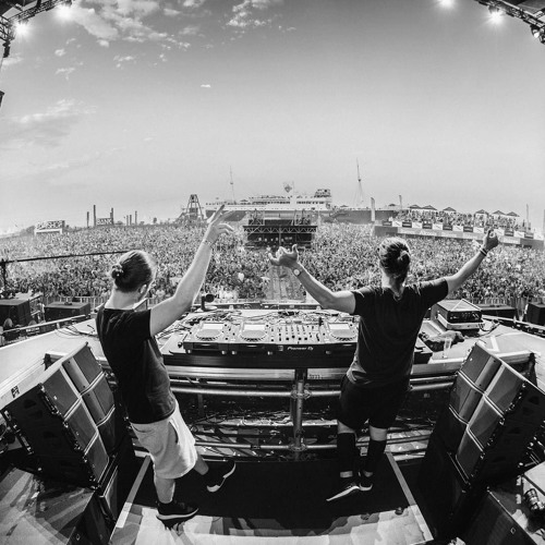 Dimitri Vangelis & Wyman Vs. Corey James - Heavy