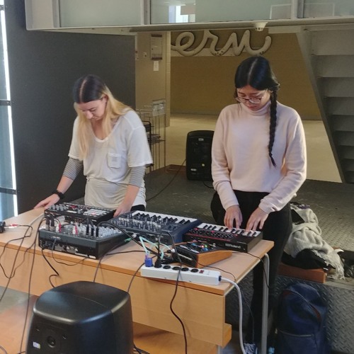 Kieu-Lan and Sara (October 18, 2018)