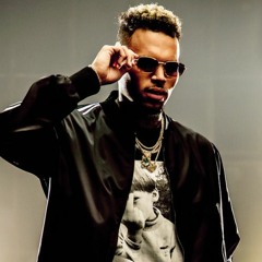 Chris Brown - Holding Me