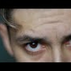 В траве сидел кузнечек