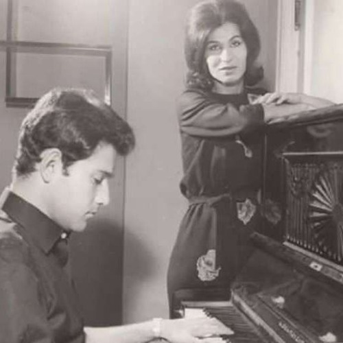 خلتني أحب الدُنيا واحب الناس حواليّا