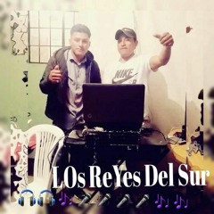 Como olvidarlo alquel primer beso VS Esta vida que yo llevo ya no es vida ;)flOw Scorpi