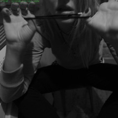 Ju - Посередине