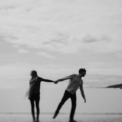 < LIVING FOR LOVE >