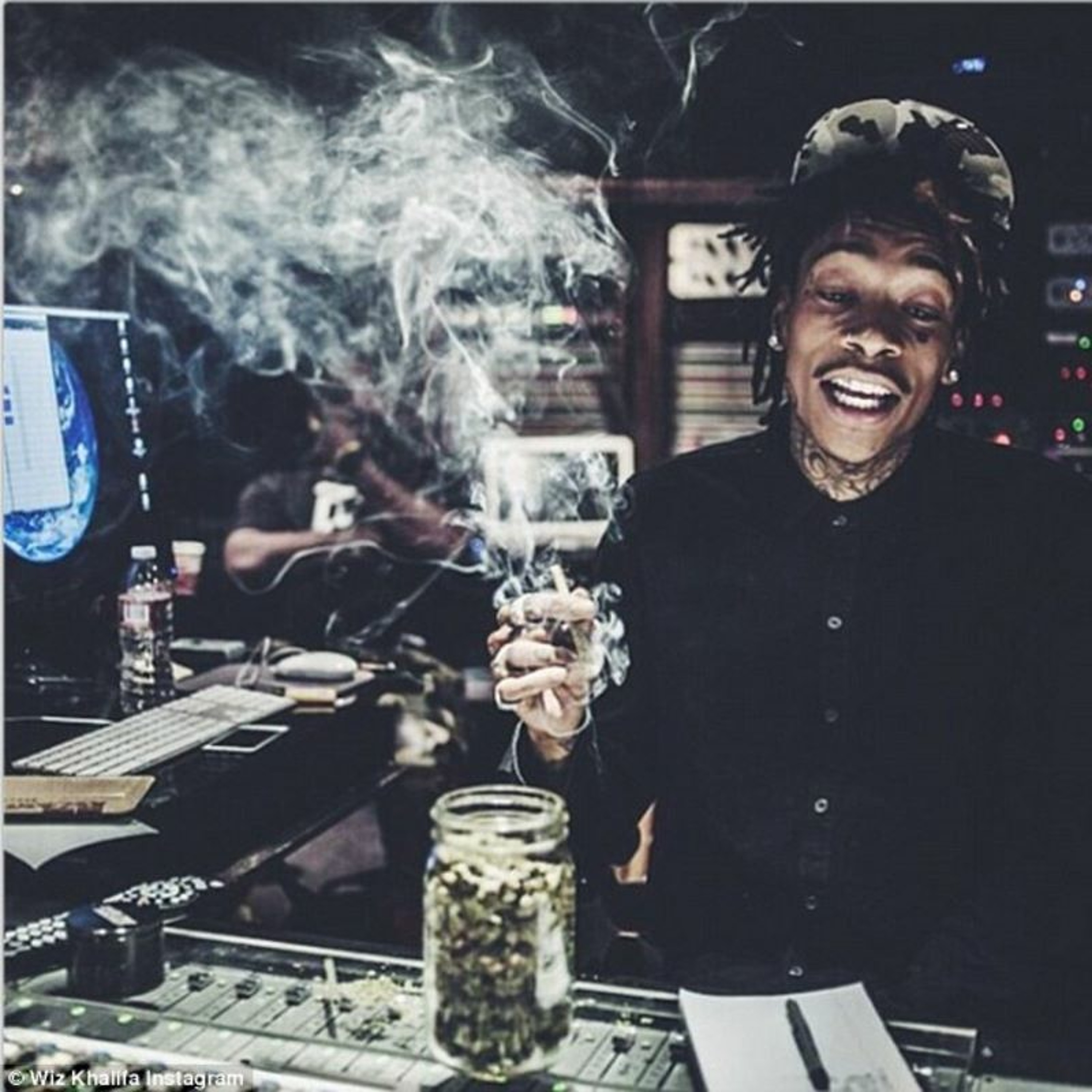 [FREE] Wiz Khalifa Type Beat 2019 "Smoke One" Rap R&B Instrumental episode artwork