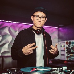 Friday Warm Up by DJ SFISTAQ 05/10/18