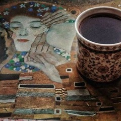 هي في المساء _ محمود درويش