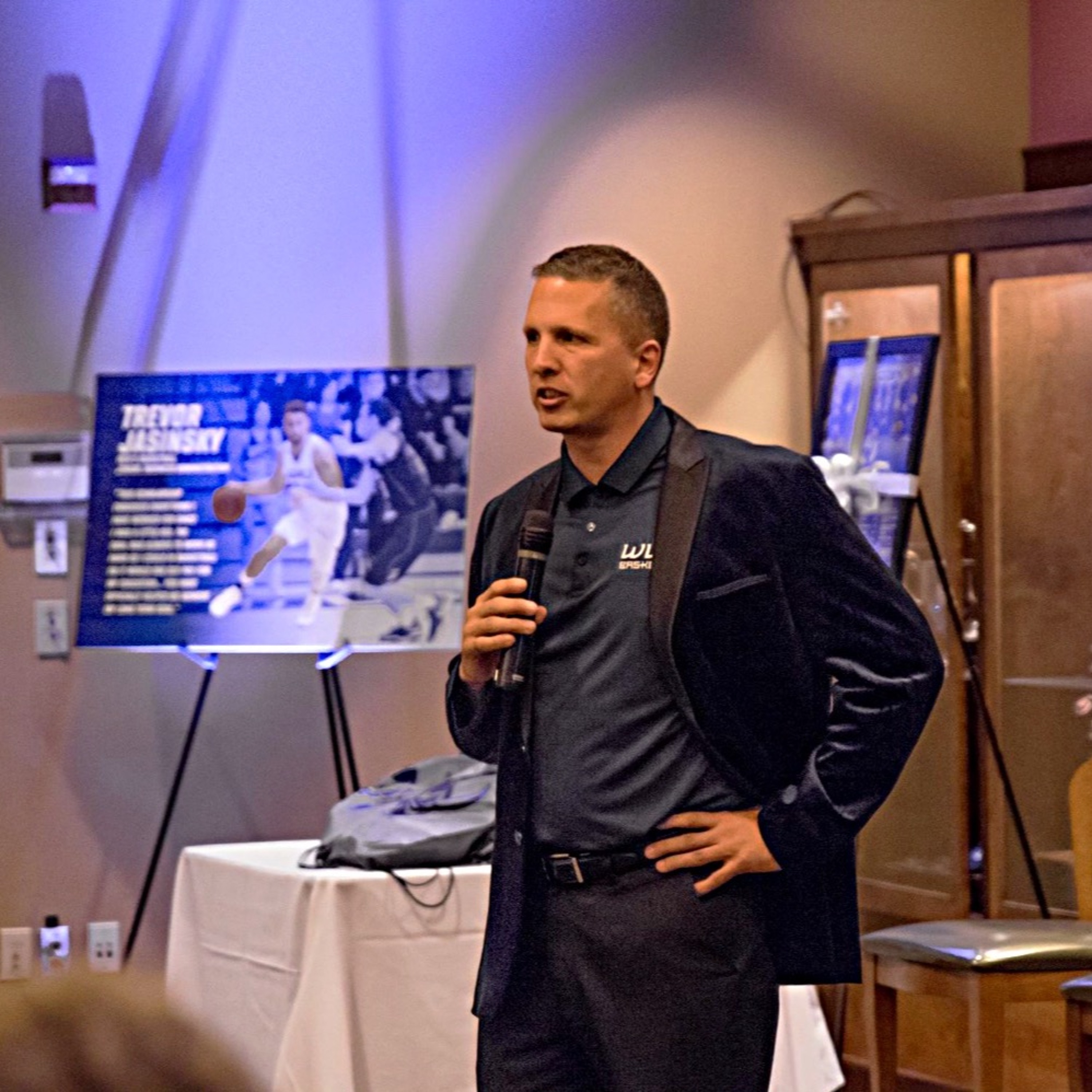 Tony Dominguez - WWU Mens Basketball Coach episode artwork