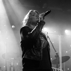 I'll never love again - Claire Barker