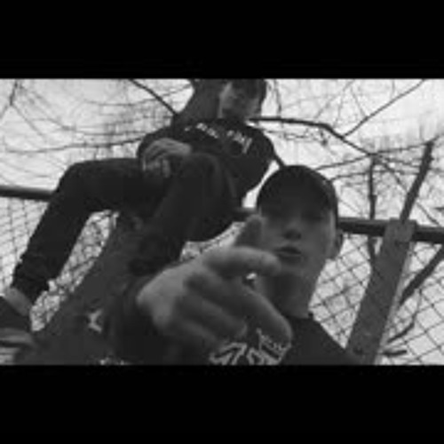 Martin MxM - Daleko stąd