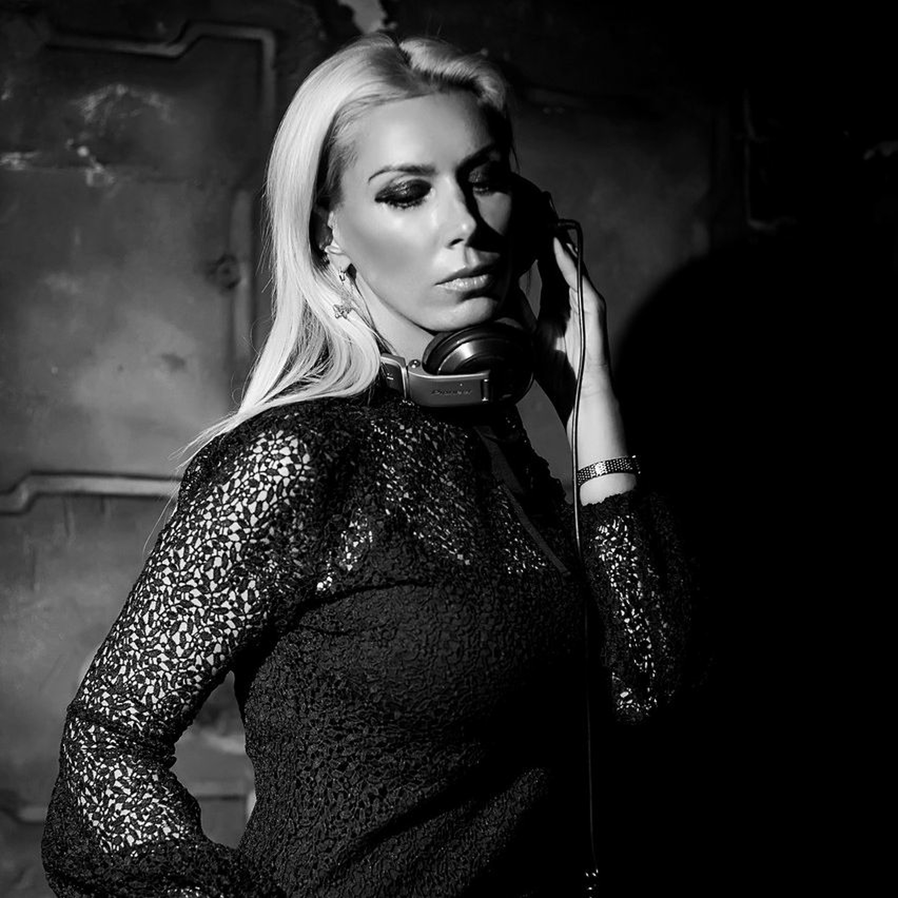 Nadya (RU) - Live @ M-Bia Club (Berlin)07.04.2018