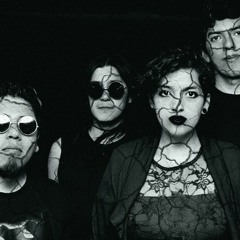 Historia antigua grabada en piedra de una caja musical /(DEMO)