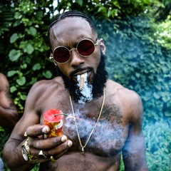 " Via Columbus " FEAT. Zhonny, Rio Cheeny