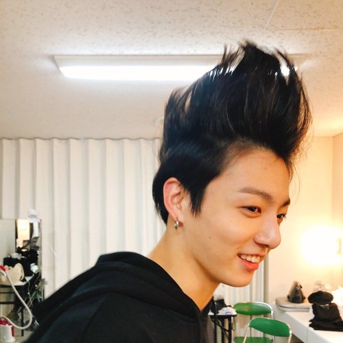 Stream JUNGKOOK (정국) COVERS COMPILATION by Bia Listen online for free