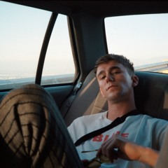 Dummy Mix 526 // SG Lewis