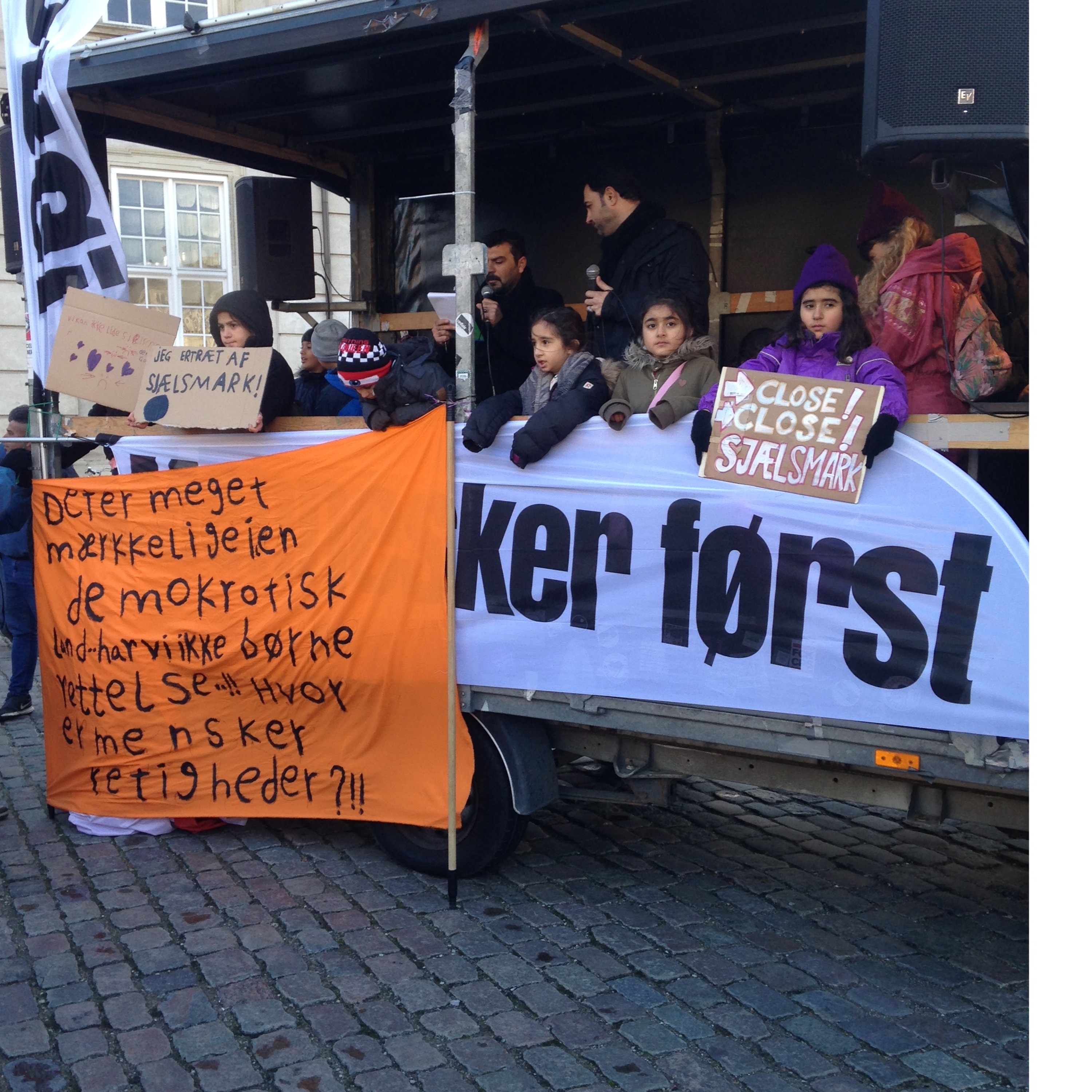 Demonstration. Support the children in Sjaelsmark 20.11.2018 episode artwork