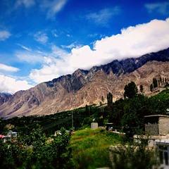 گلابئ دونعن فعل نے دا غوین جل نۓ میش اپRubab;Muneem Geumo Tumbuk:Amjad Malang