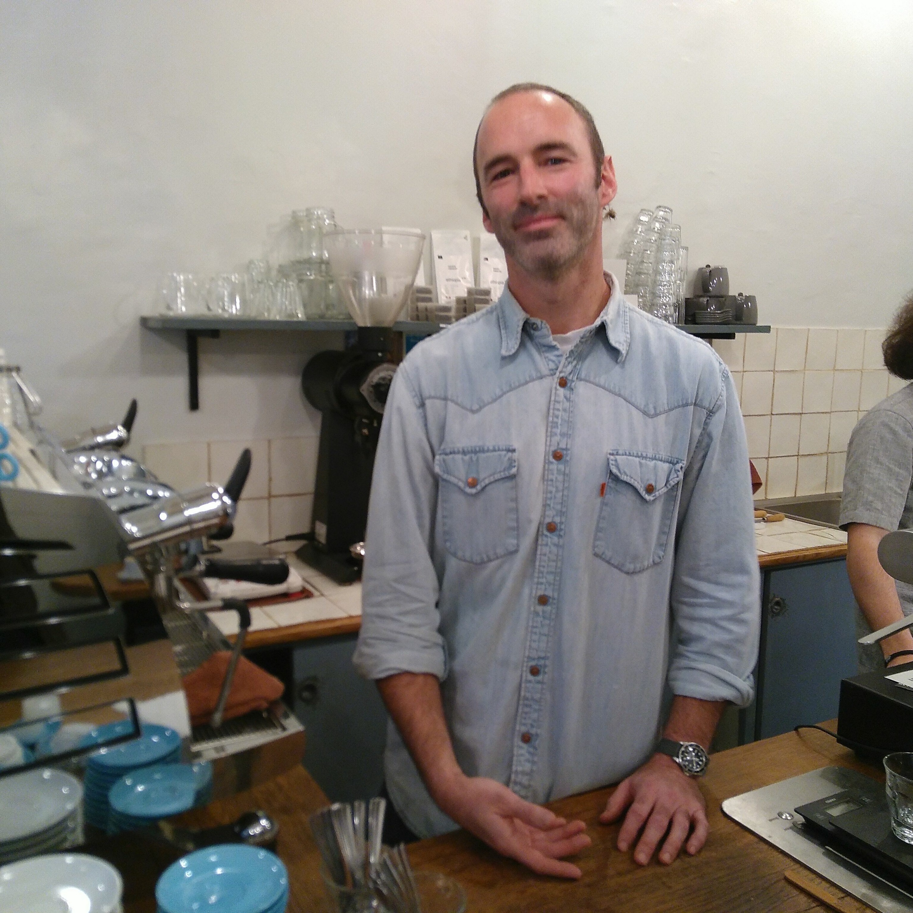 Nicolas Clerc on ‘Télescope’, a café without smartphones episode artwork