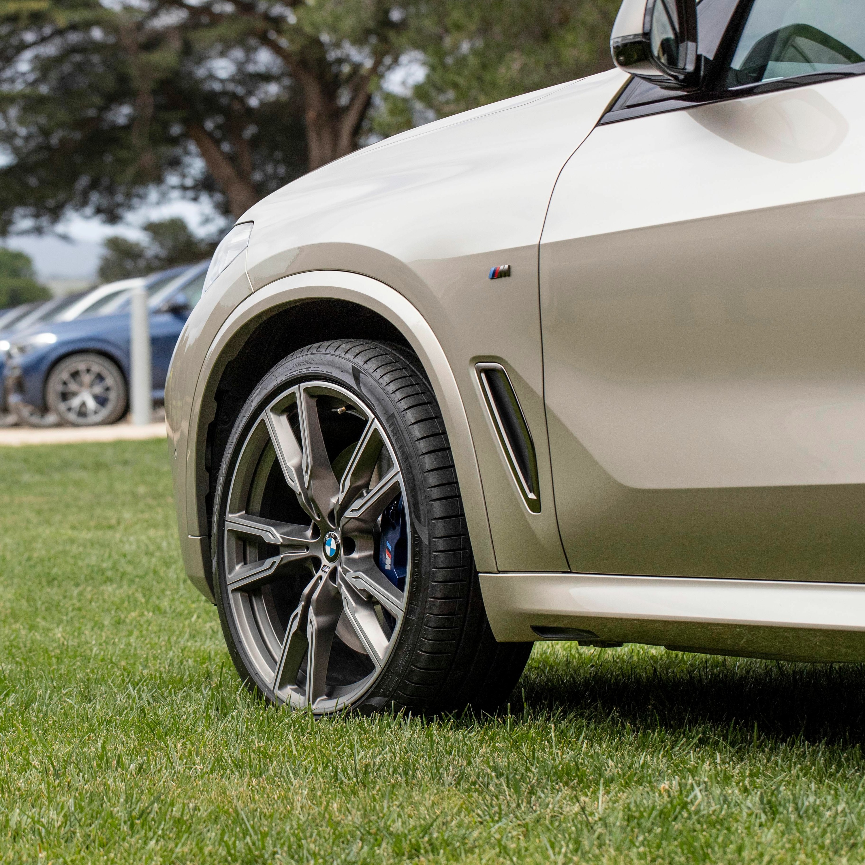 Overdrive: BMW X5; Ghosn stumbles; Ford buys railway station; Capturing Route 66 thumbnail