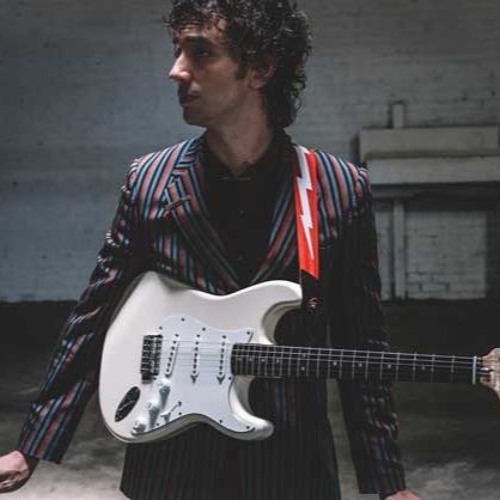 Albert Hammond Jr Spooky Couch Side Boob Live On 89 3 The