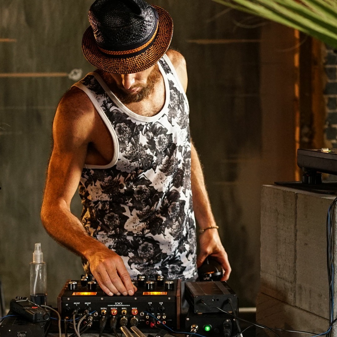 洋楽 Cedric D'vine Simply D'vine indie R&B 洋楽 Cedric D'vine Simply D'vine indie R&B Cedric D´vine