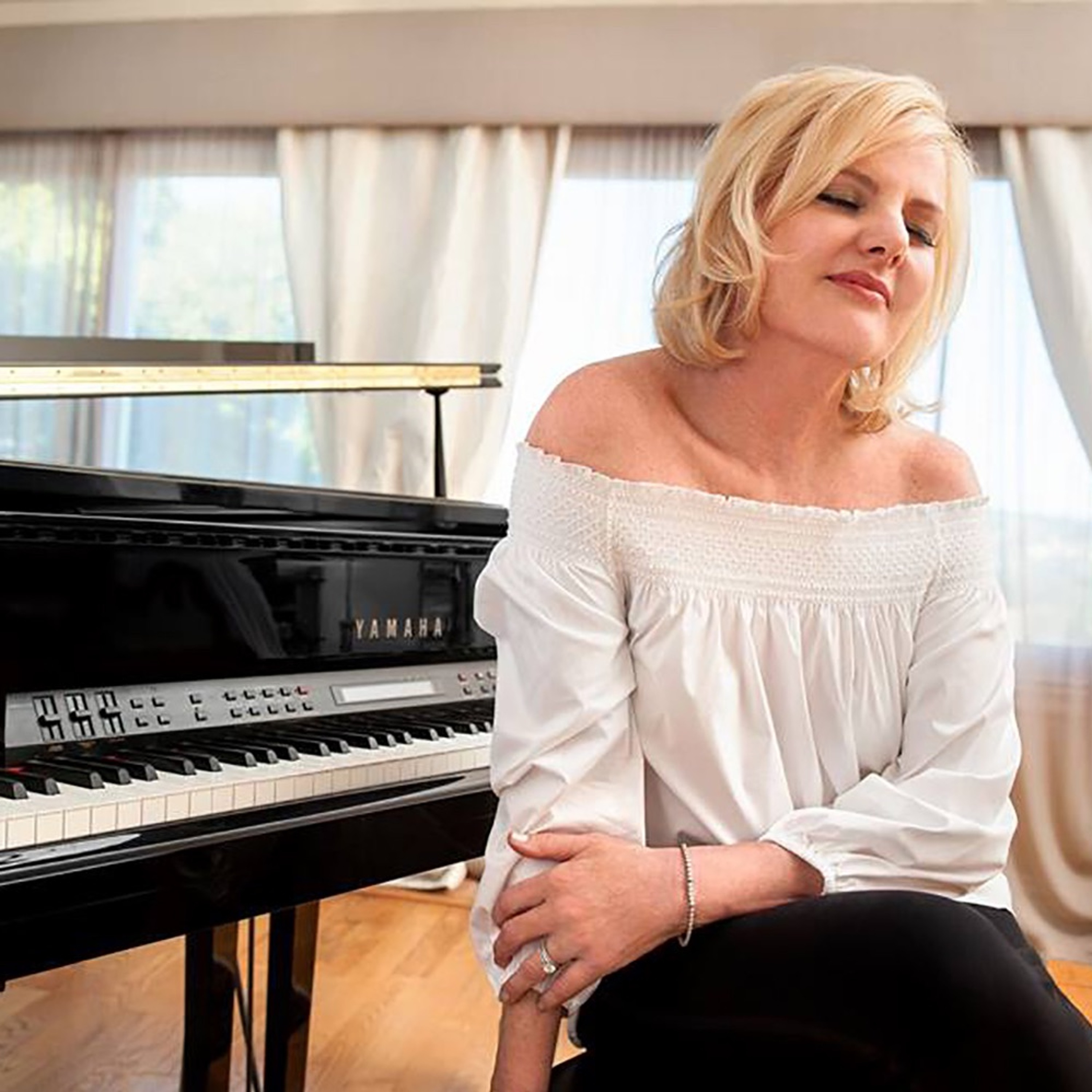 Folk Roots Radio... with Jan Hall