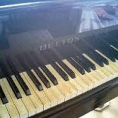 "Piano with the passing year" my improvisation #322 : ♪本日のピアノ即興曲11/12/31 No.322 「過ぎる年と奏でるピアノ」