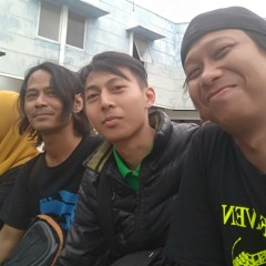 Navicula - Biarlah Malaikat (earthship) Lirik (1).mp3