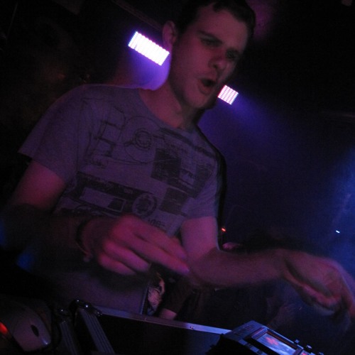 Igneon System live @ TRIPle Bday Bash, tSteegske Ghent 25-12-2008