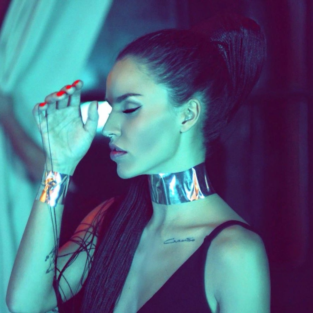 Зиверт его глаза как свет. Зиверт. Певица юля зиверт. Зиверт его глаза как свет. Текст песни зиверт его глаза.