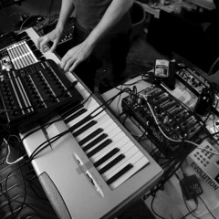 Holz&Eisen - Live Ambient Techno Jam | Synthstorm Deluge | Volca Sample | Volca Bass | Volca Keys