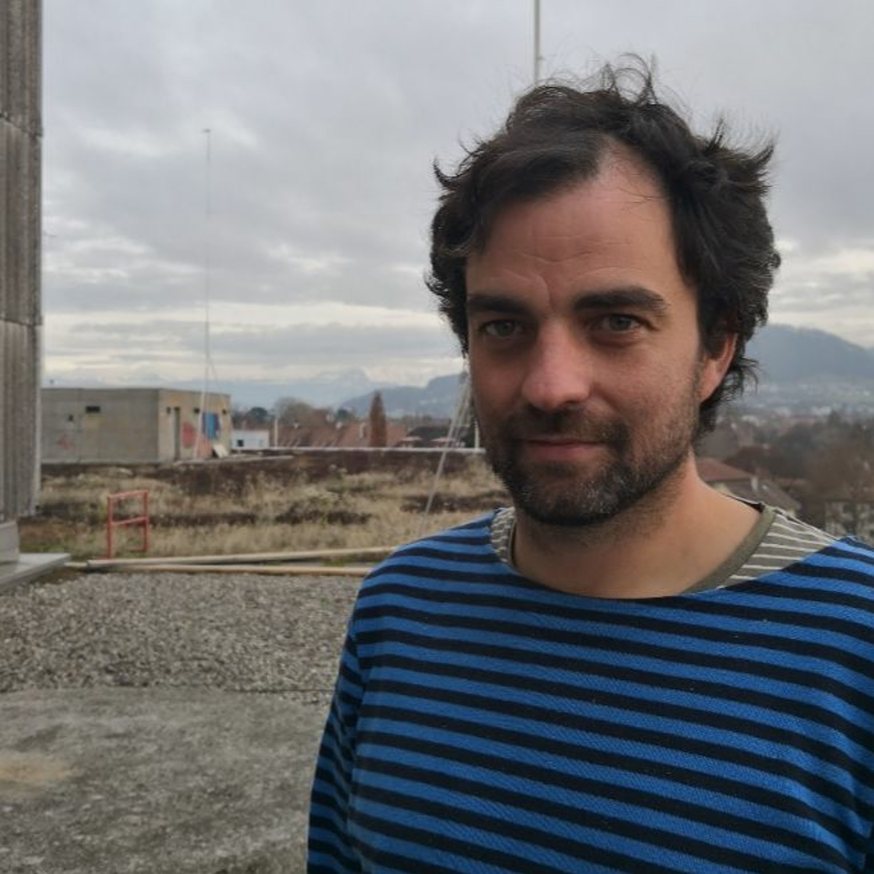 Wird das Warmbächli zum Vorzeigeprojekt für alternatives Wohnen? Interview mit Tobias Willimann episode artwork