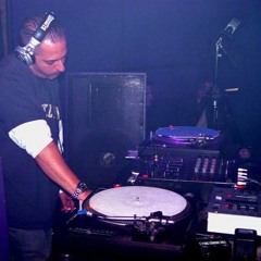 DJ Sharaz - Clear The Floor